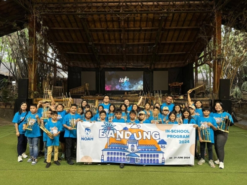 In-School Program Goes to Bandung Grade 4